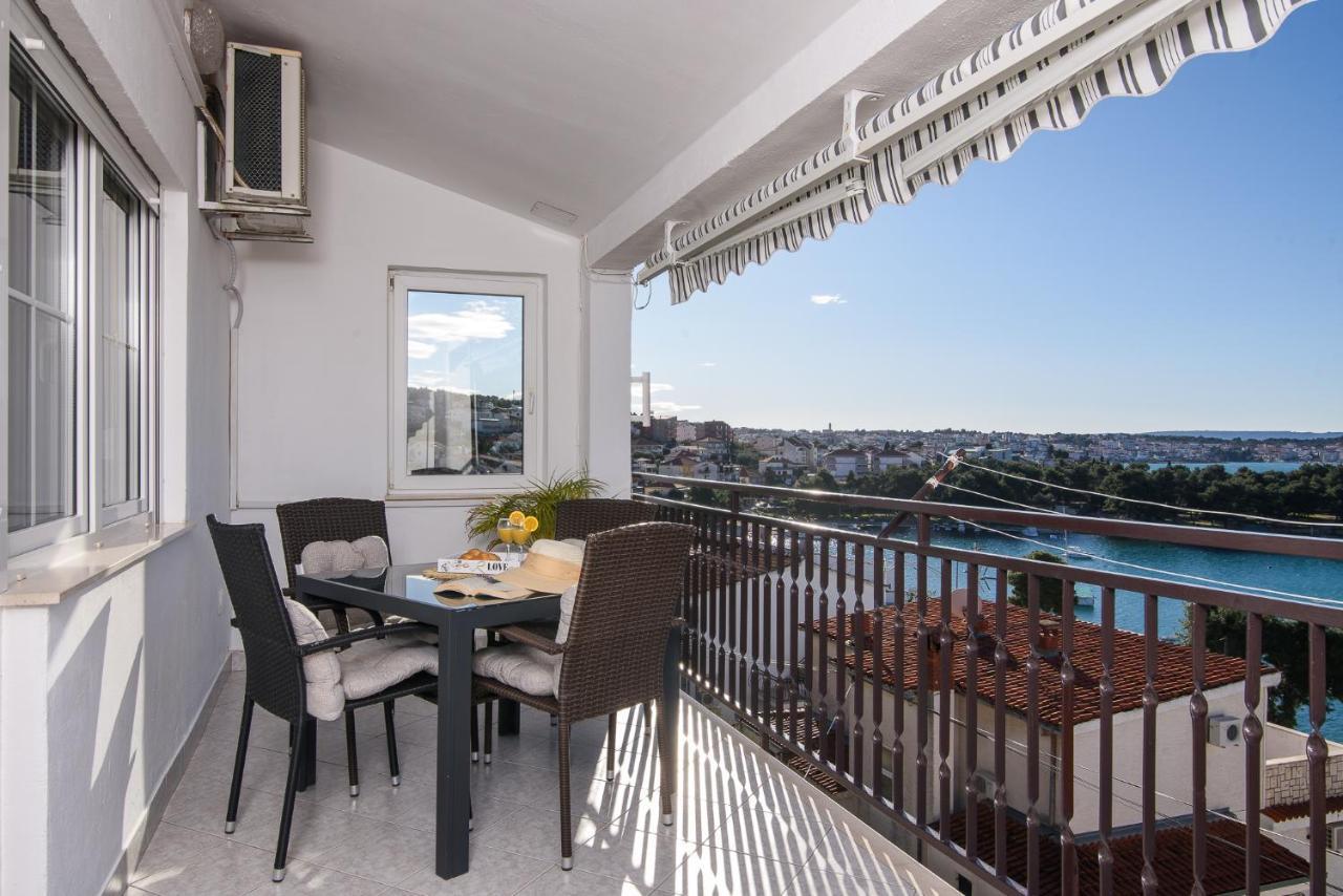 Apartment Kristina Trogir Exterior photo