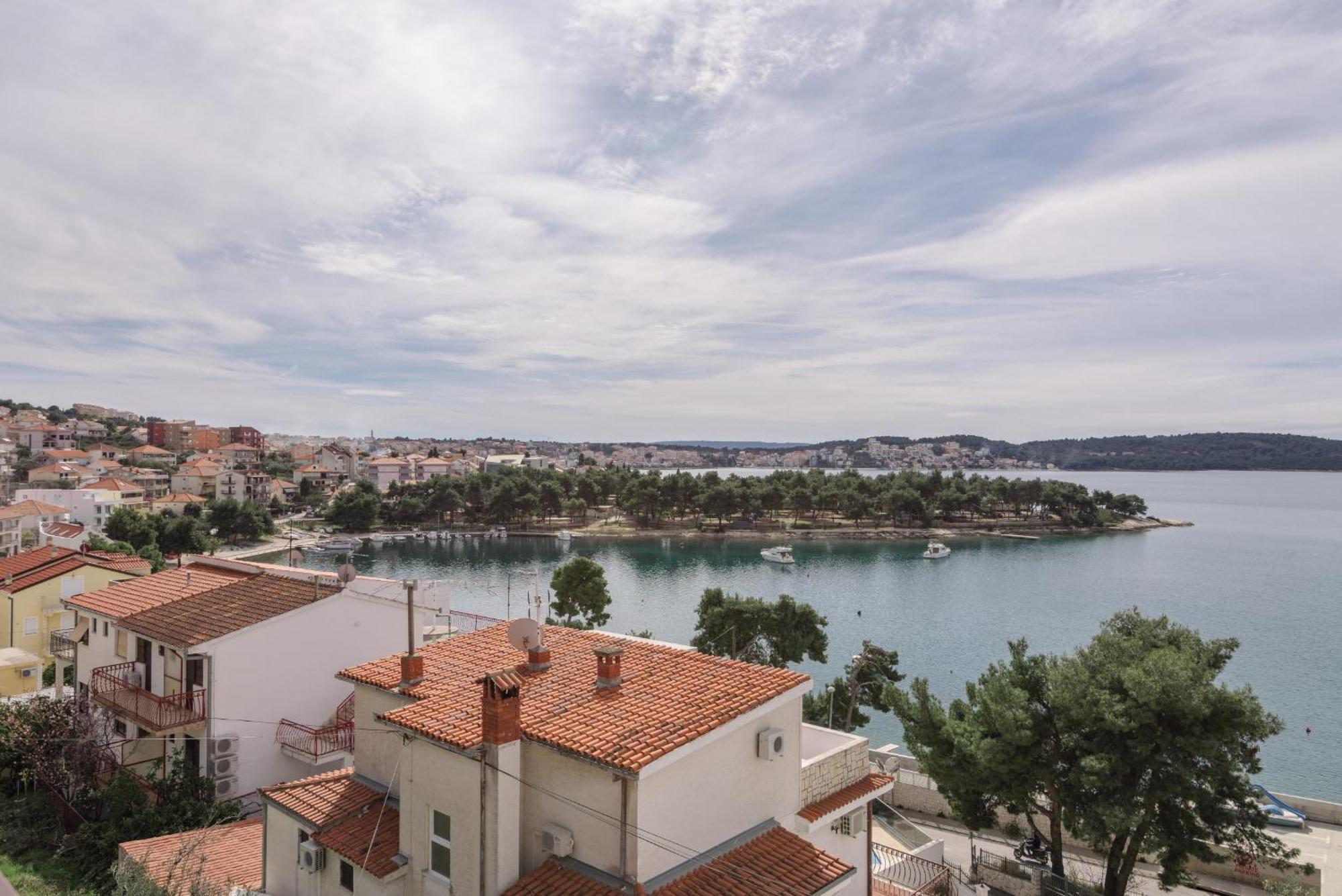 Apartment Kristina Trogir Exterior photo
